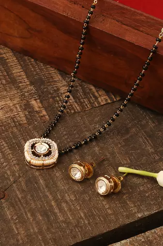 Single Stone Mangalsutra Set With Earrings