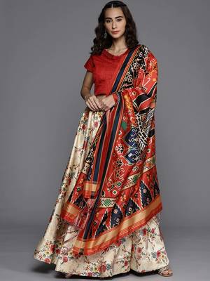 Cream Semi-Stitched Lehenga Choli Set With Dupatta 1