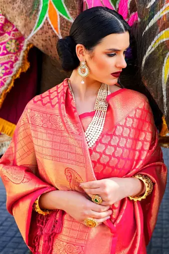 Rani Pink kanjivaram style of silk bland thread & Zari weaving saree with Blouse