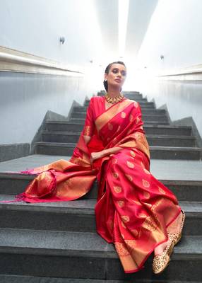 Pink Banarasi Silk Zari Weaving Border And Pallu Saree With Blouse For Women 2