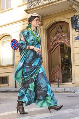 Blue Banarasi Silk Zari Weaving Border And Pallu Saree With Blouse For Women 3