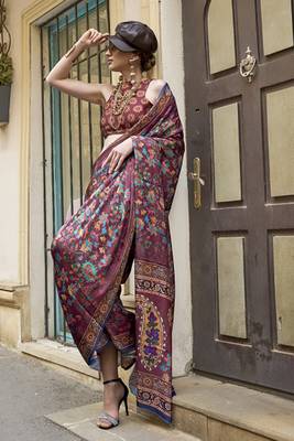 Marron Banarasi Silk Zari Weaving Border And Pallu Saree With Blouse For Women 3