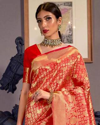 Red Faux Kanjivaram Silk Gold Zari Weaving Border And Rich Pallu Saree With Blouse For Women  2