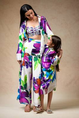Floral print shirt dress in rich colors 2
