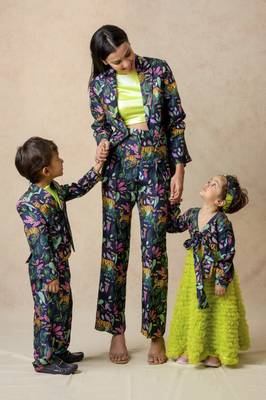Jungle print coat with loose fitted straight pants and neon stretchable round neck t shirt 4