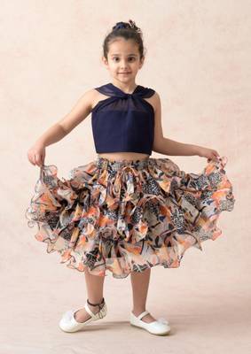 Knot top with jungle print ruffle skirt 3