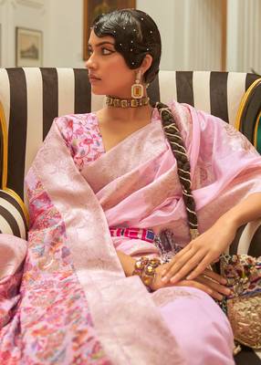 Pink Silk Blend Zari Weaving Border And Pallu Saree With Blouse For Women  2