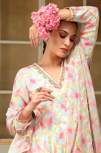 Saadgi gulistan anarkali set
