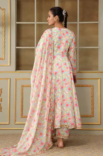 Saadgi gulistan anarkali set