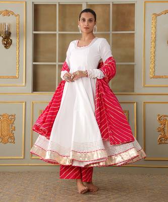 Saadgi pink leheriya white anarkali set 1