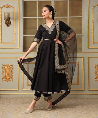 Saadgi sunheri lace black anarkali set 5