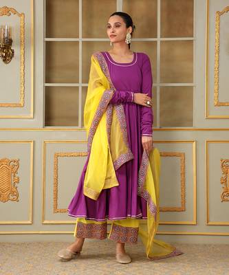 Saadgi bagni lace anarkali set 1