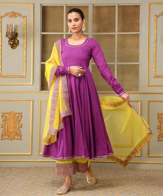 Saadgi bagni lace anarkali set 2
