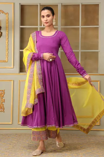 Saadgi bagni lace anarkali set