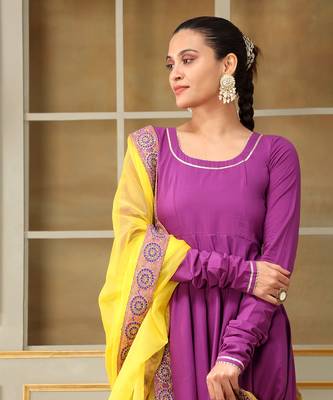 Saadgi bagni lace anarkali set 4