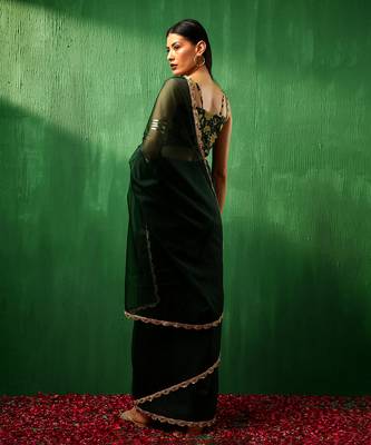 Adaa idika green organza saree 4