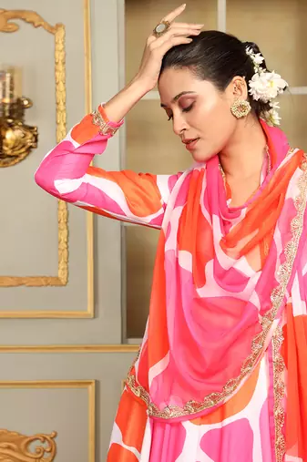 Saadgi rangeen anarkali set