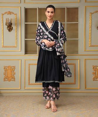 Saadgi pink lotus black straight suit set 1