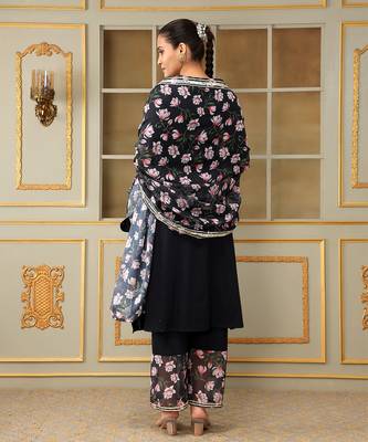 Saadgi pink lotus black straight suit set 4