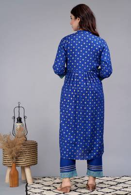 Blue handwork embroidered kurta and pant set with dupatta 2