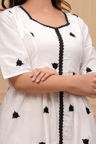 White embroidered cotton suit set with embroidered organza dupatta