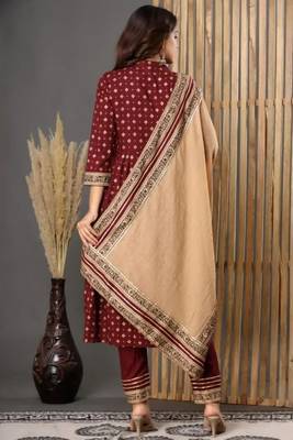 Maroon handwork embroidered kurta and pant set with dupatta 3