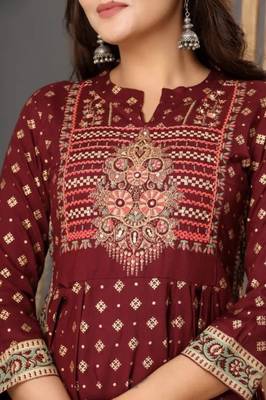 Maroon handwork embroidered kurta and pant set with dupatta 4