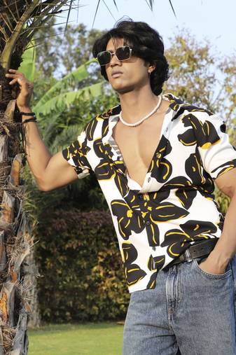 Men's white & black maxi floral print shirt