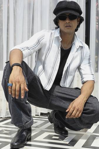 Men's white & dark grey barcode striped shirt