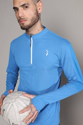 Men's solid light blue activewear t-shirt