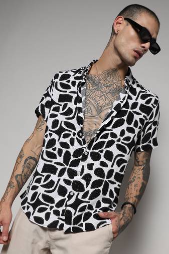 Campus sutra men's white & black contrast block shirt