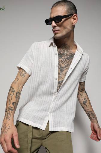 Campus sutra men's white & lavender unbalanced striped woven shirt
