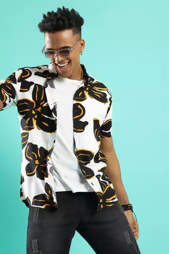 Campus sutra men's white & black maxi floral print shirt