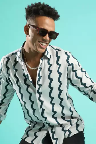 Campus sutra men's white & navy blue contrast paint lines shirt