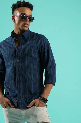 Campus sutra men's navy blue ombre striped shirt