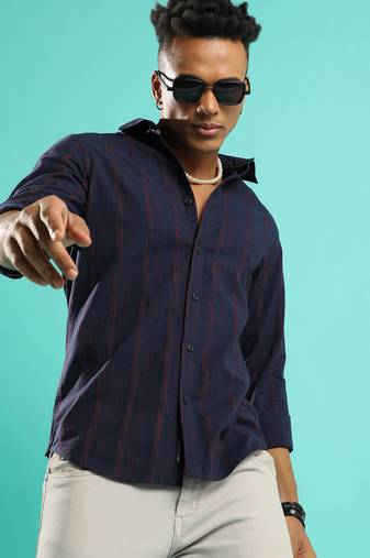 Campus sutra men's navy blue & red ombre striped shirt