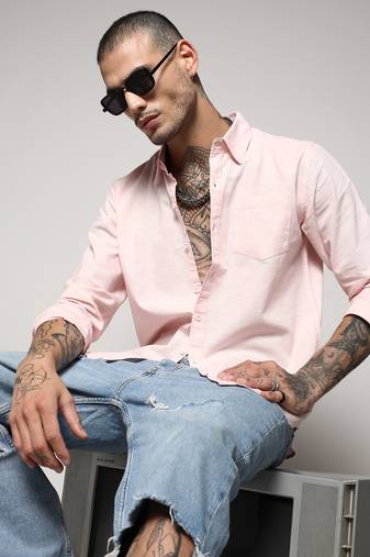 Campus sutra men's solid light pink regular fit shirt