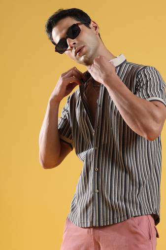 Men's light grey & navy blue contrast knitted shirt