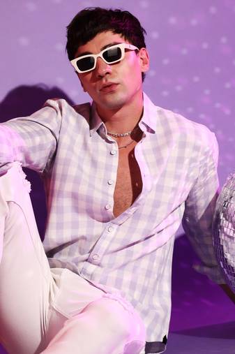Campus sutra men's white & lavender checkered regular fit casual shirt