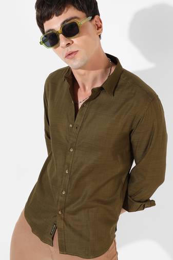 Campus sutra men's solid olive green regular fit casual shirt