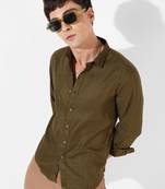 Campus sutra men's solid olive green regular fit casual shirt