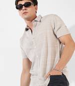 Campus sutra men's light grey textured regular fit casual shirt