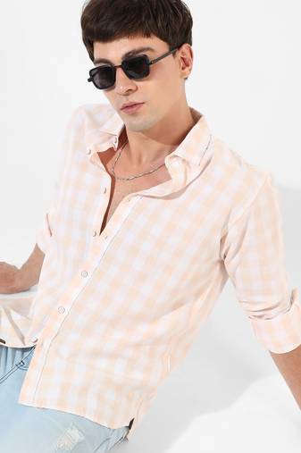 Campus sutra men's white and peach checkered regular fit casual shirt