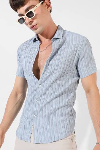Campus sutra men's light blue textured regular fit casual shirt