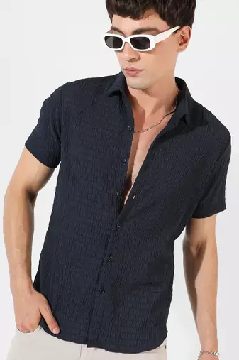 Campus sutra men's black textured regular fit casual shirt