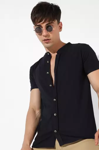 Men's solid black regular fit casual shirt