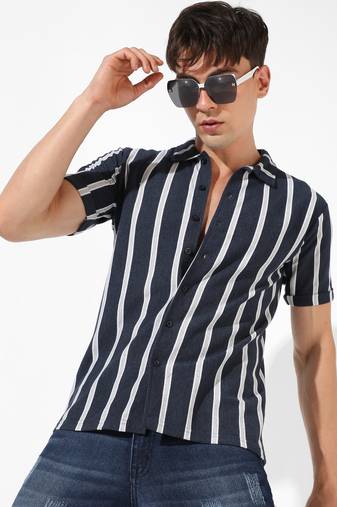 Men's navy blue striped regular fit casual t-shirt