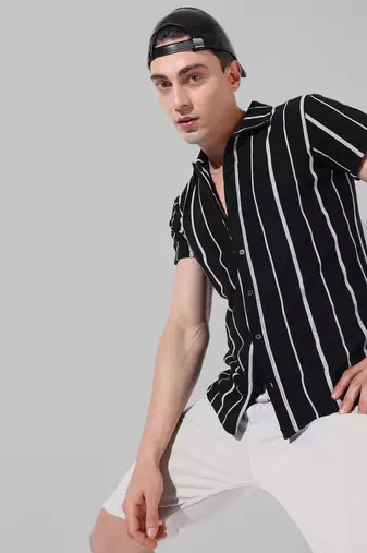 Men's black striped regular fit casual shirt