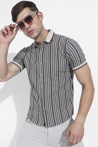 Men's light grey & navy blue contrast knitted shirt
