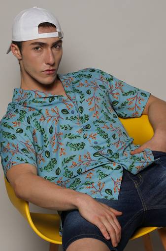 Men's sky blue foliage shirt